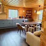 بيت للعطل Log Yllaes Valokki - Sauna, Fireplace, Yllaes View *